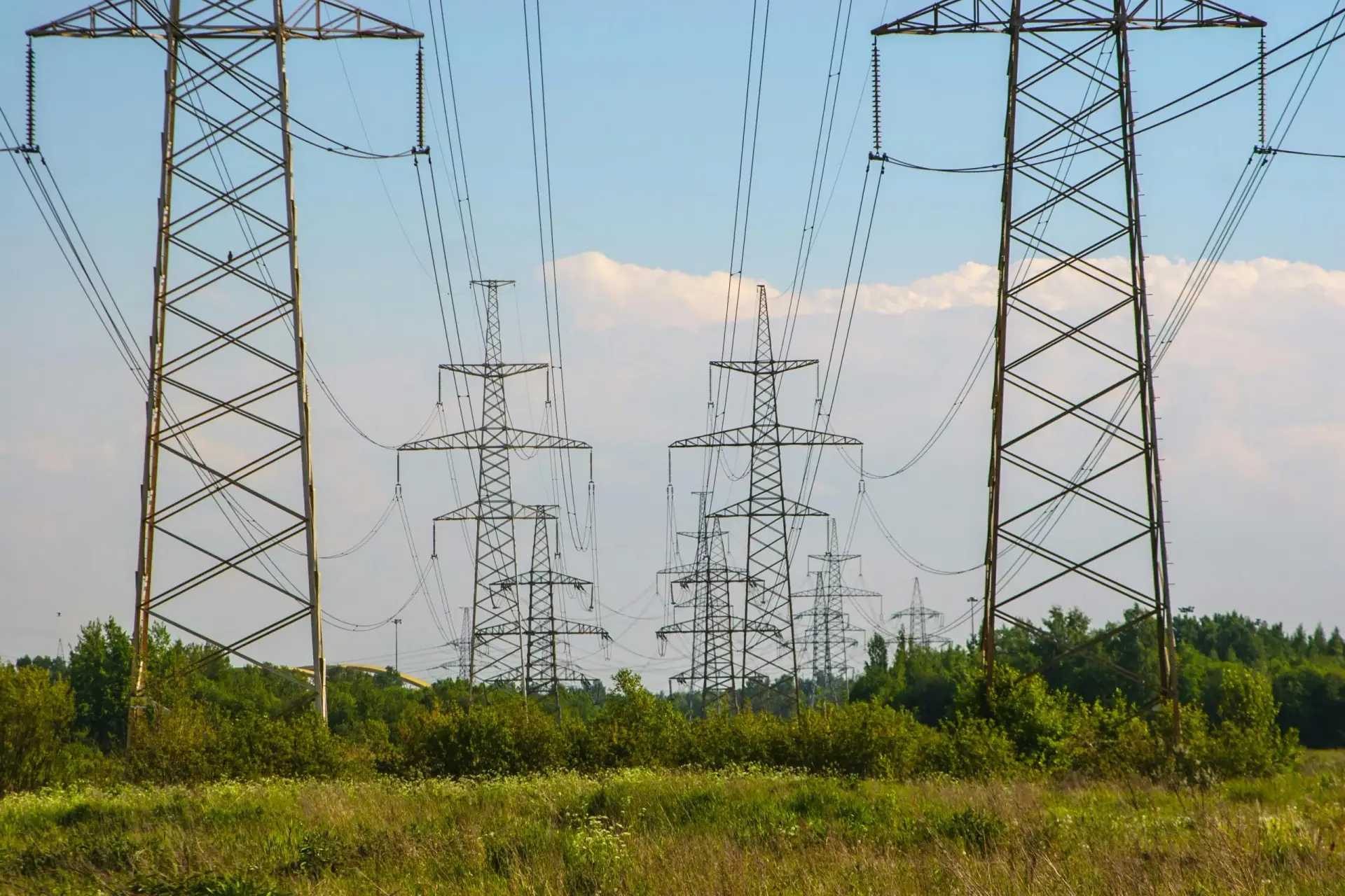 Landschaft und Infrastruktur als Symbol für Leitungstrassenplanung